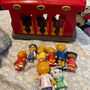 Talking and moving trolley Daniel tigers neighborhood with figures
